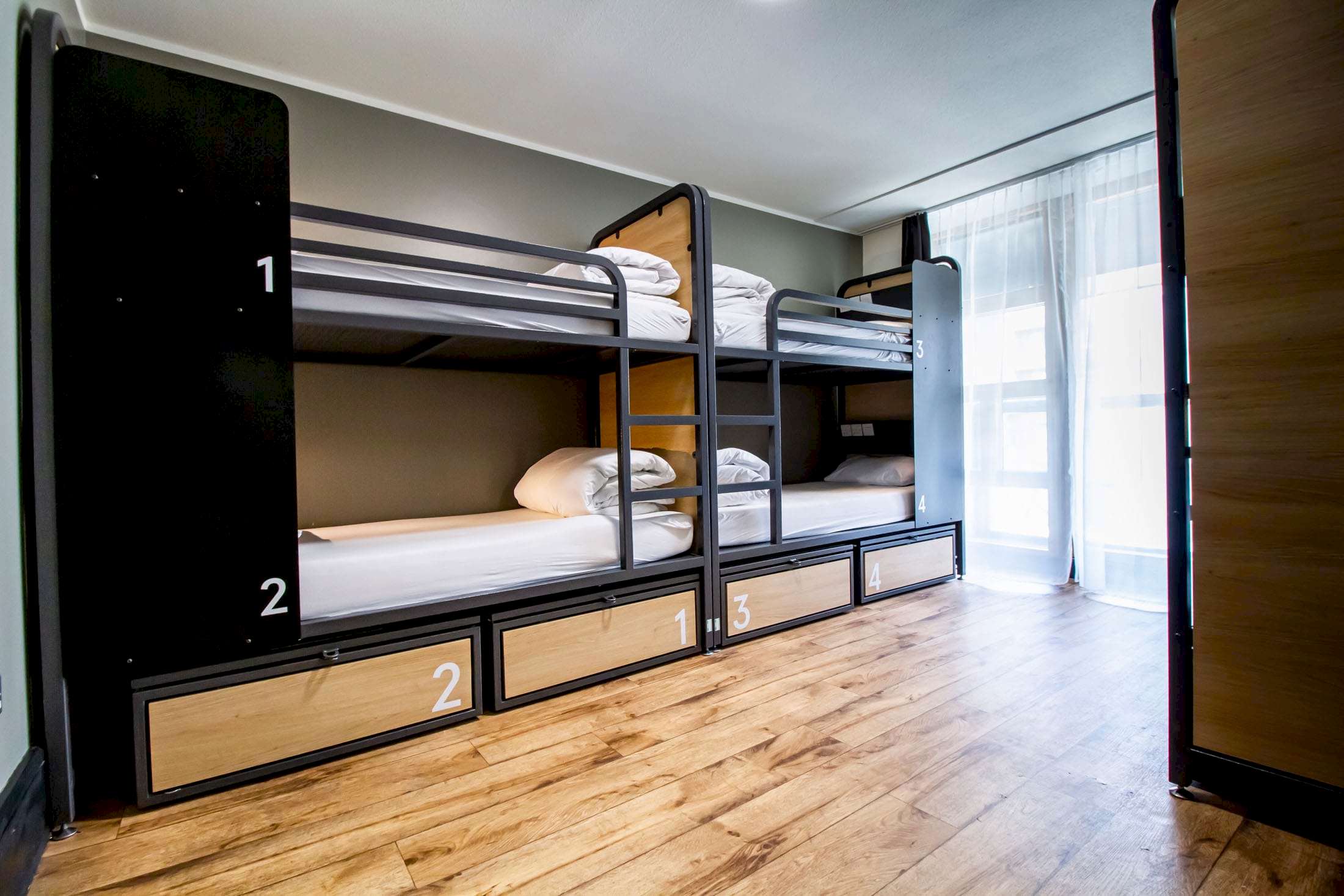 Private 4-8 bed Room - Shared Bathrooms