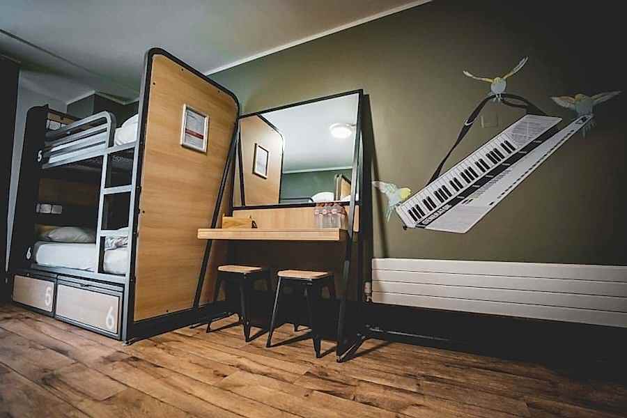 Private 6-bed Female Room - Ensuite