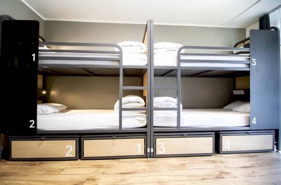 Private 4-8 bed Room Ensuite